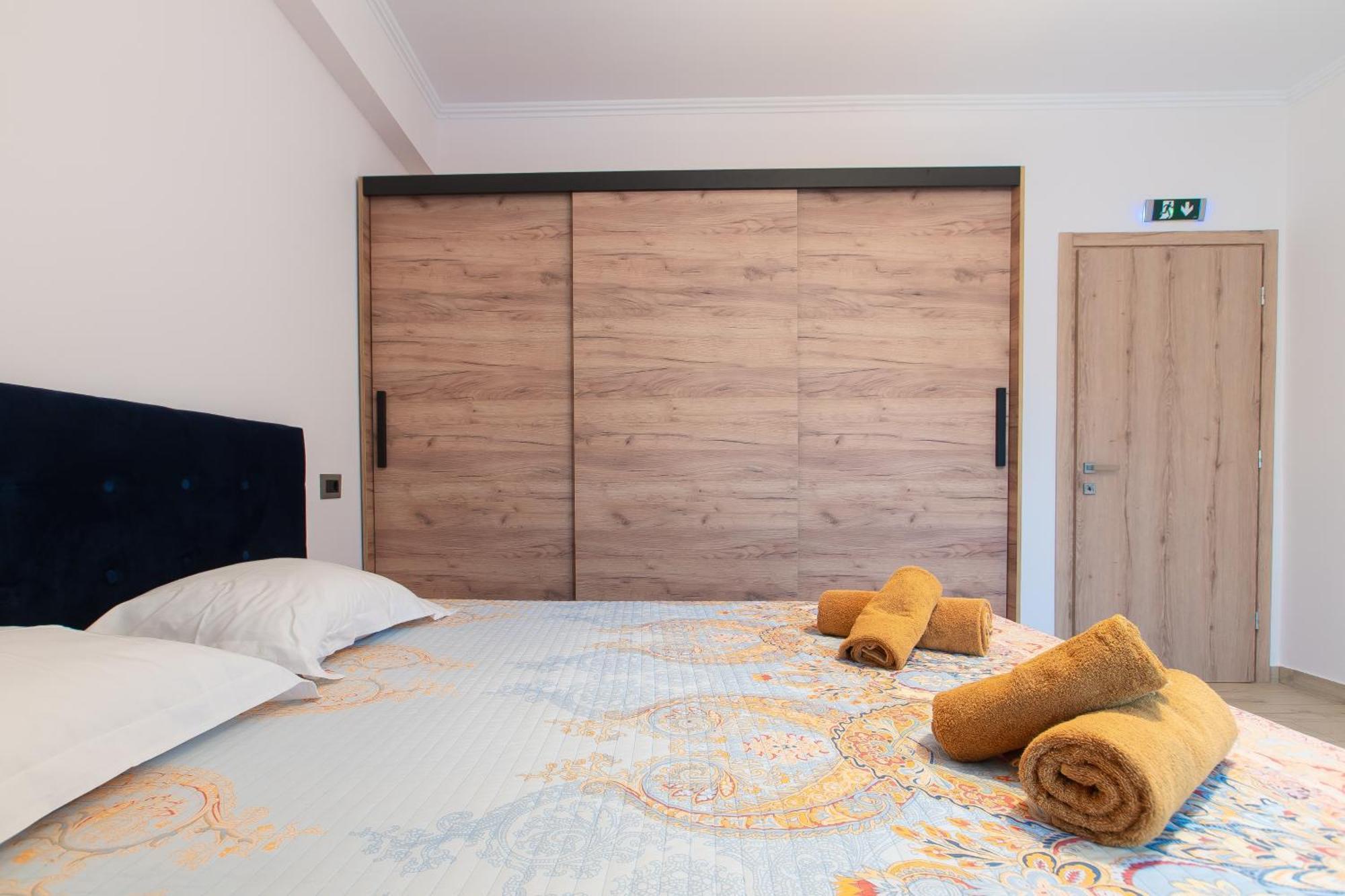 Elegance Suites 普拉塔里亚 外观 照片